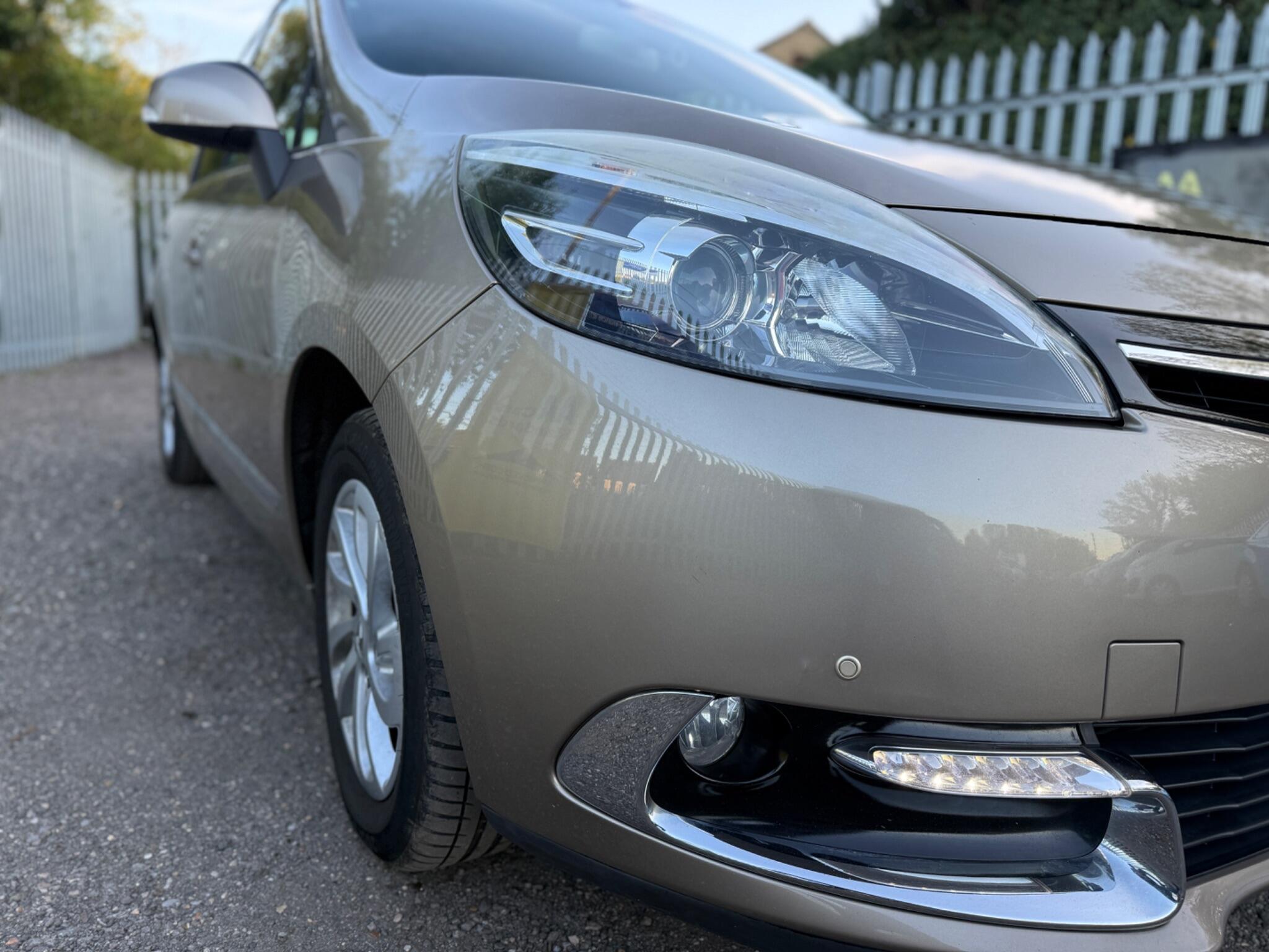 2015 Renault Scenic image 45