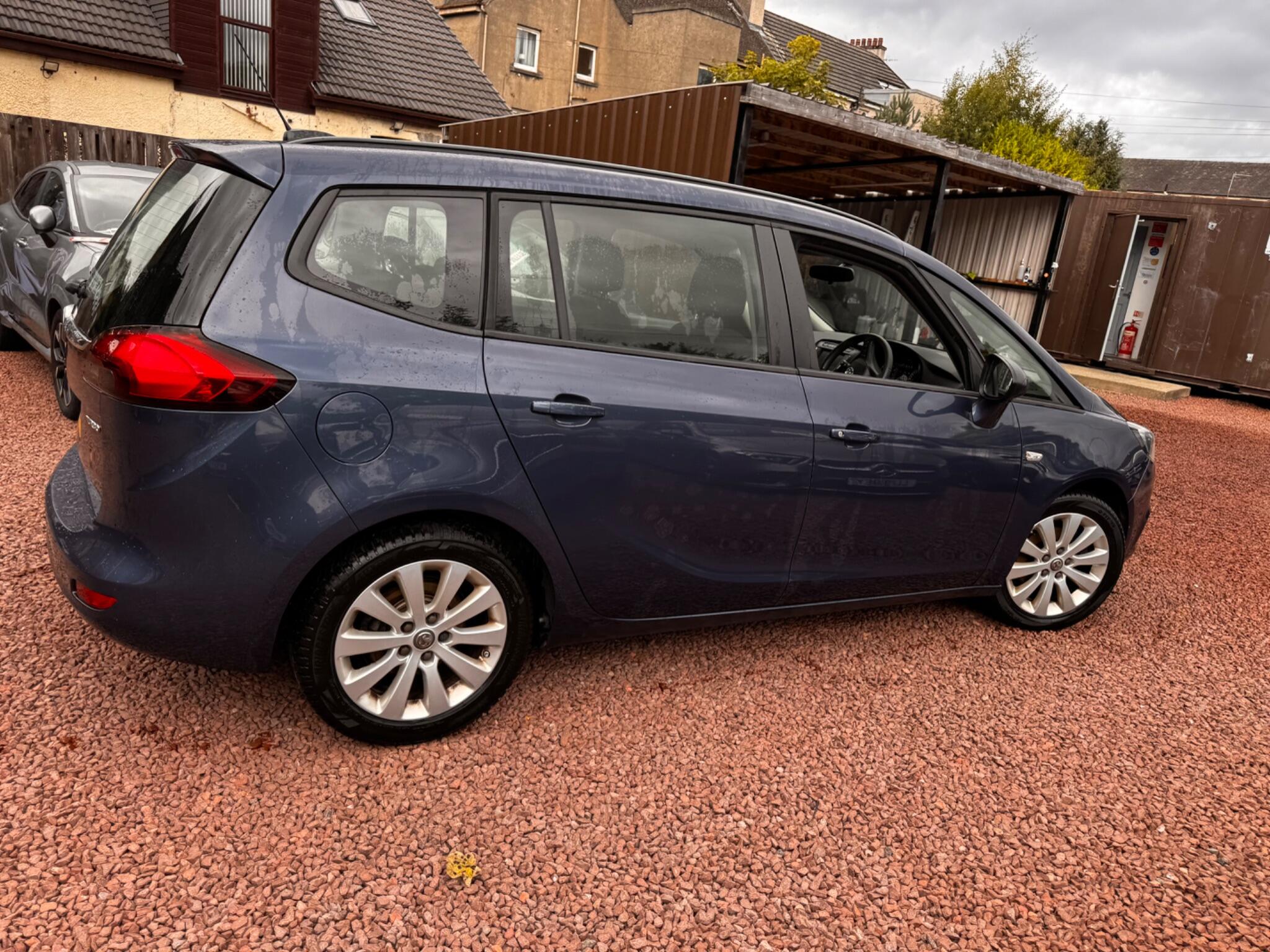 Vauxhall Zafira Tourer view 10