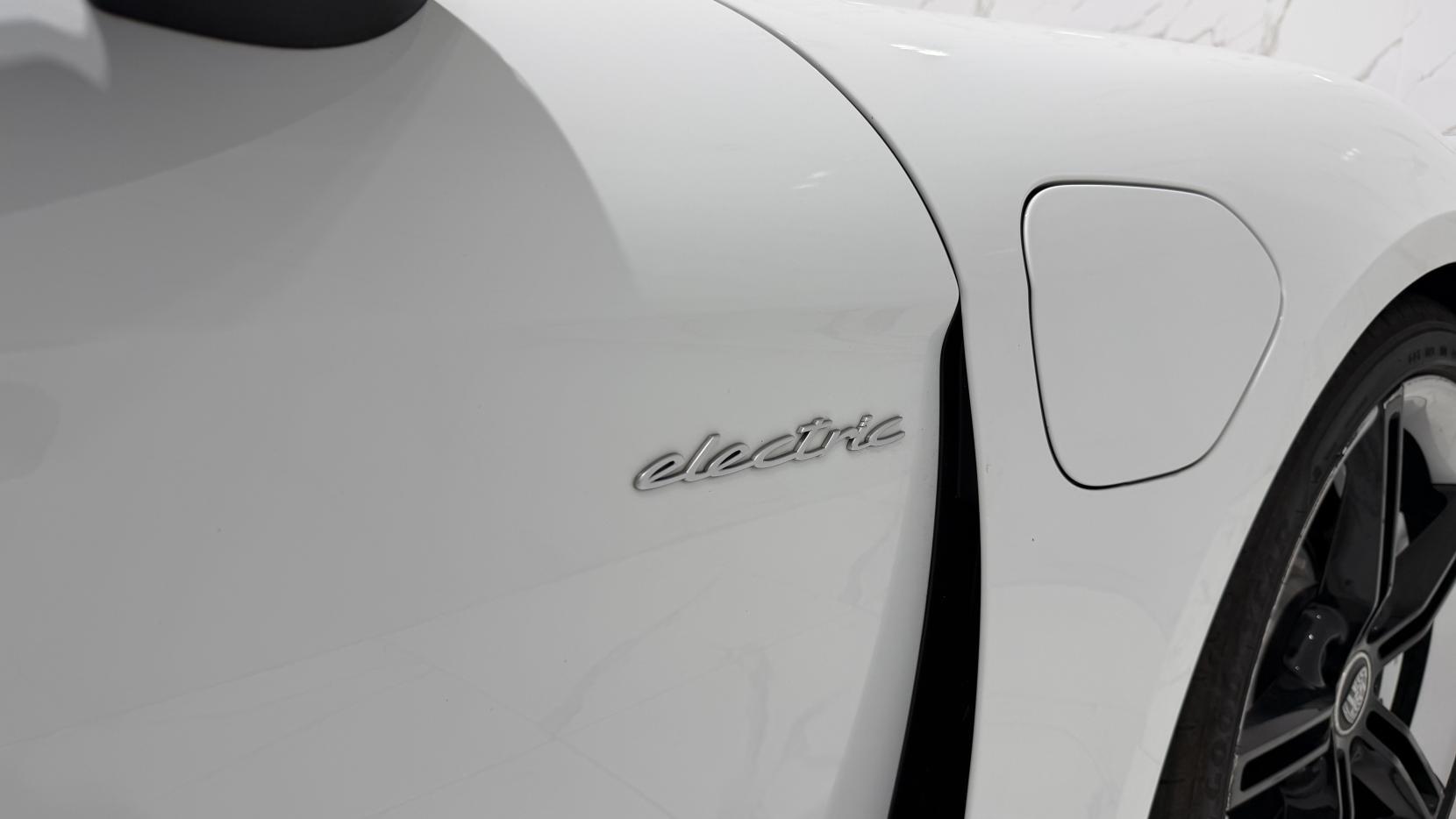 Porsche Taycan view 36