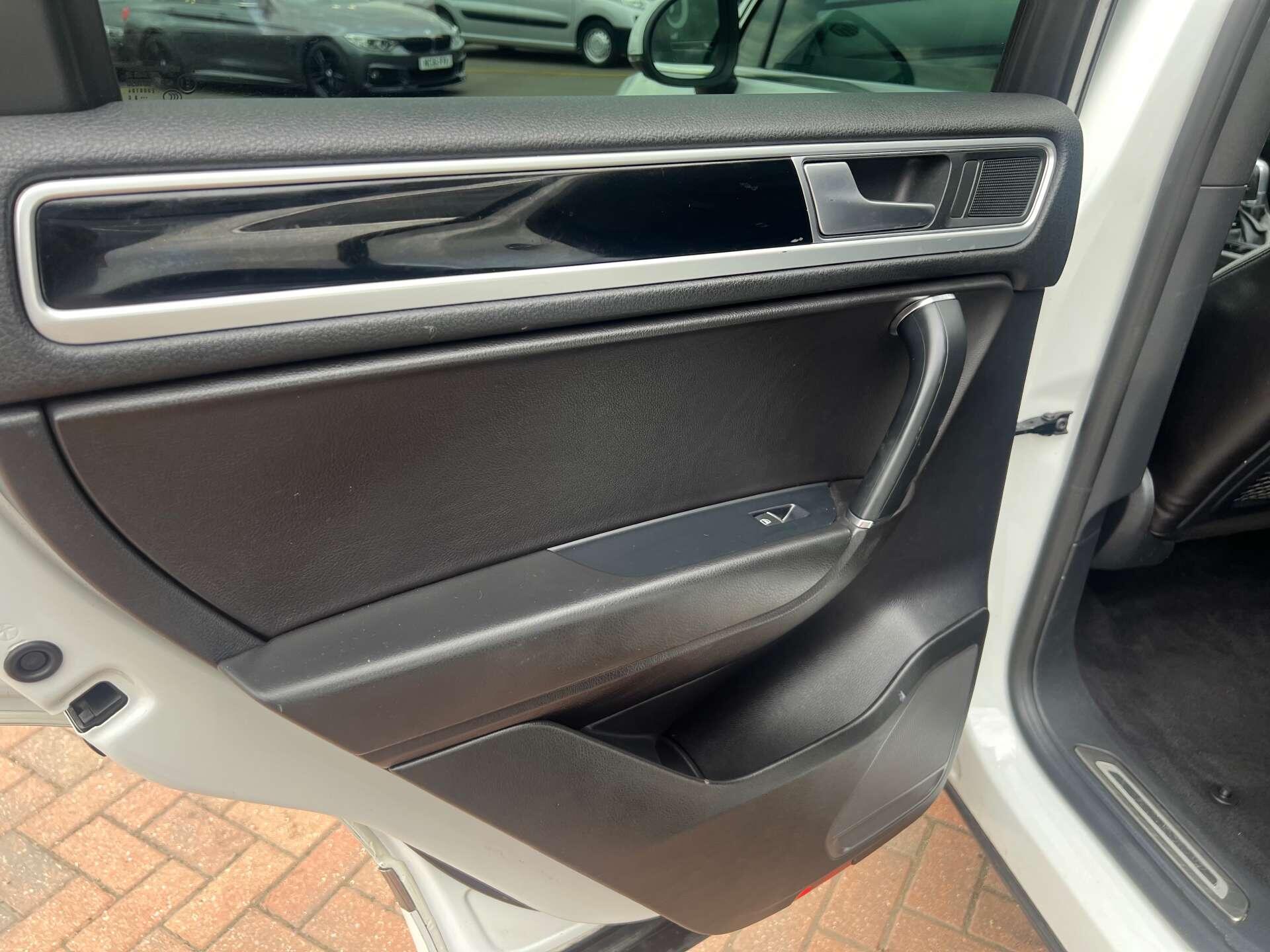 Volkswagen Touareg view 36