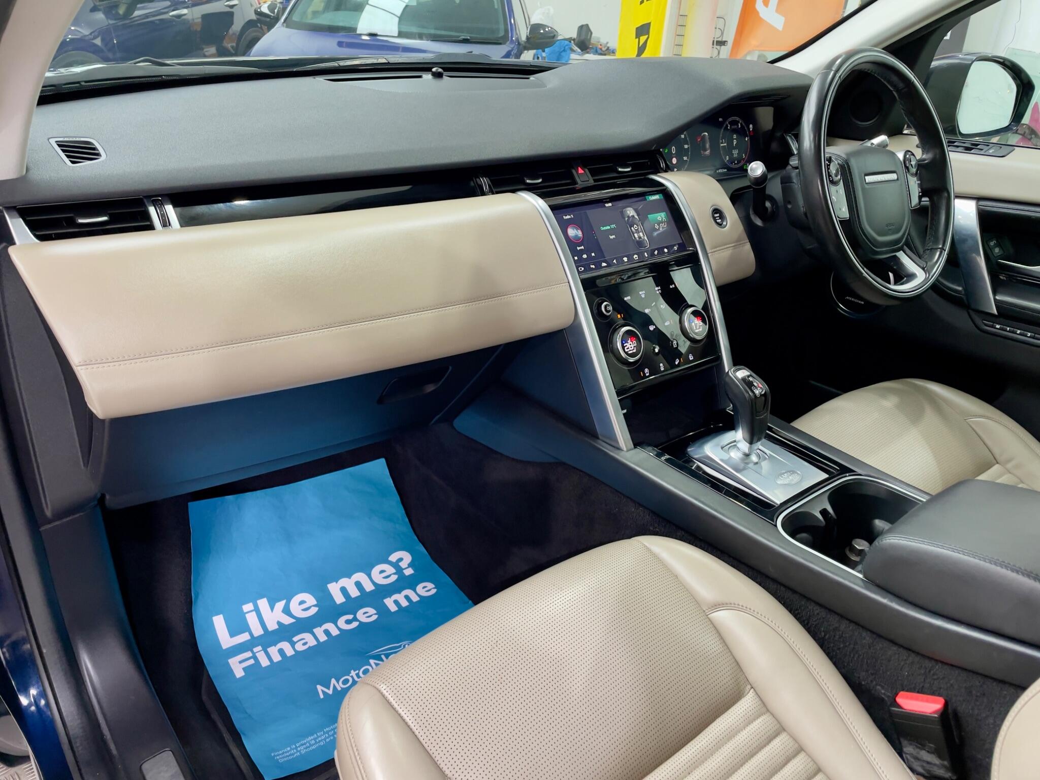 Land Rover Discovery Sport view 54