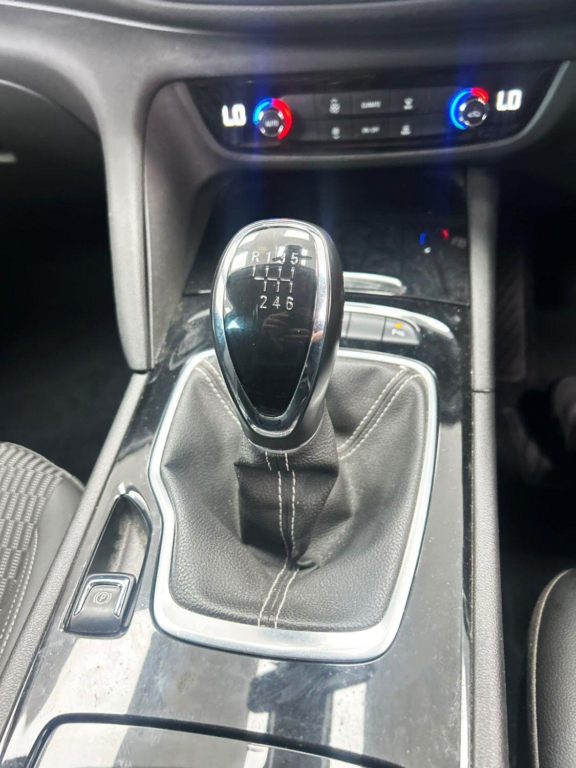 Vauxhall Insignia view 17