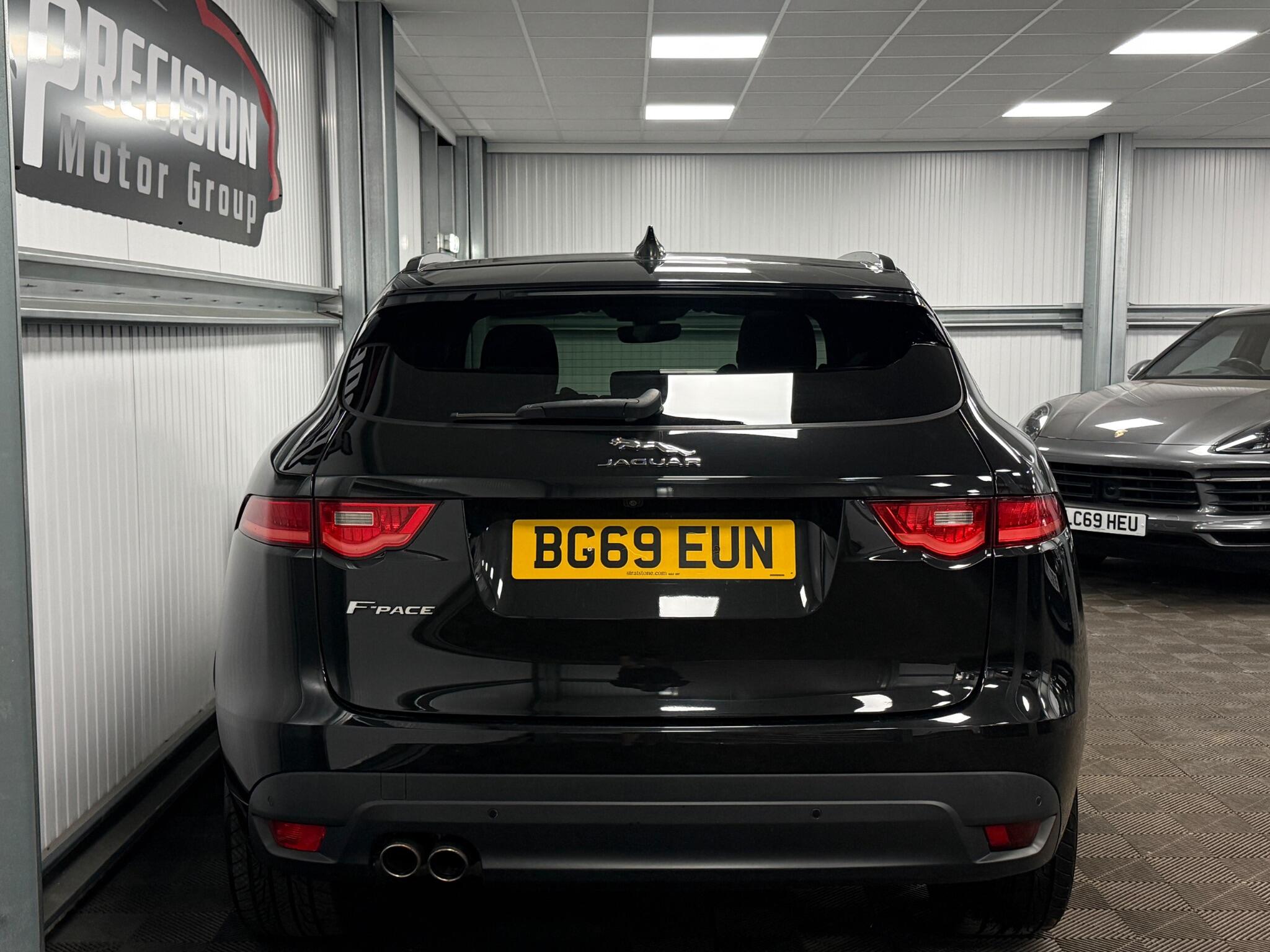 Jaguar F-Pace view 10