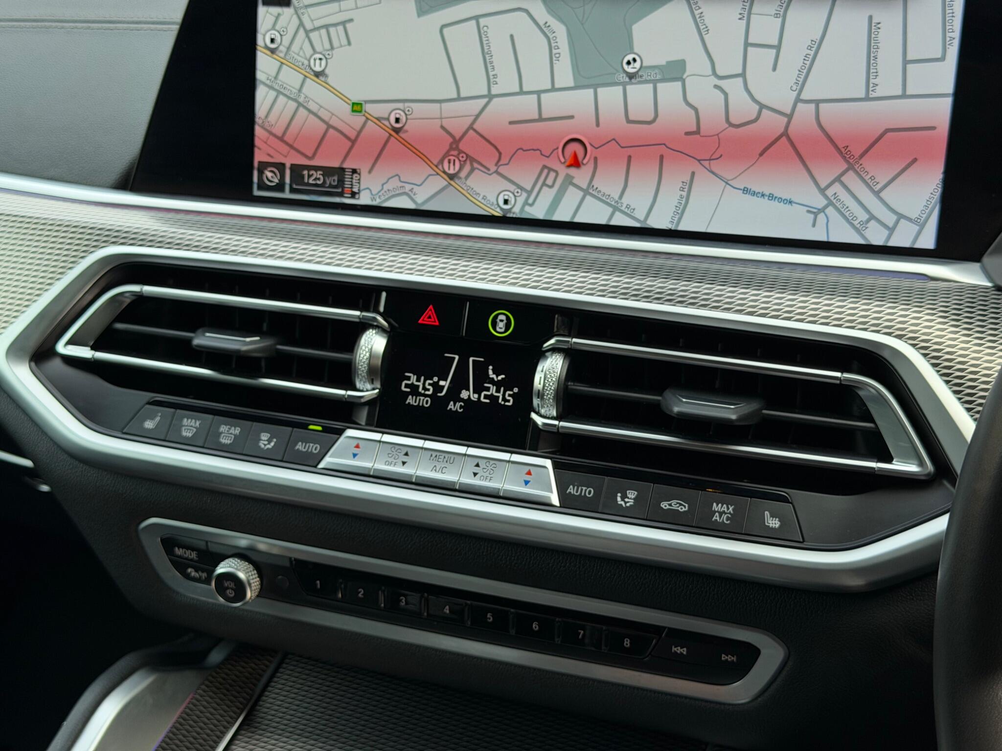 BMW X6 view 27