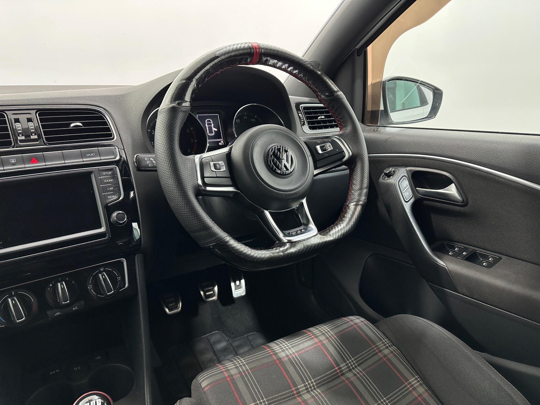 Volkswagen Polo view 12
