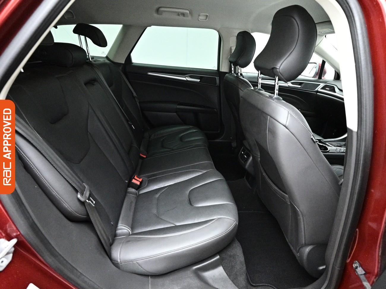 Ford Mondeo view 13
