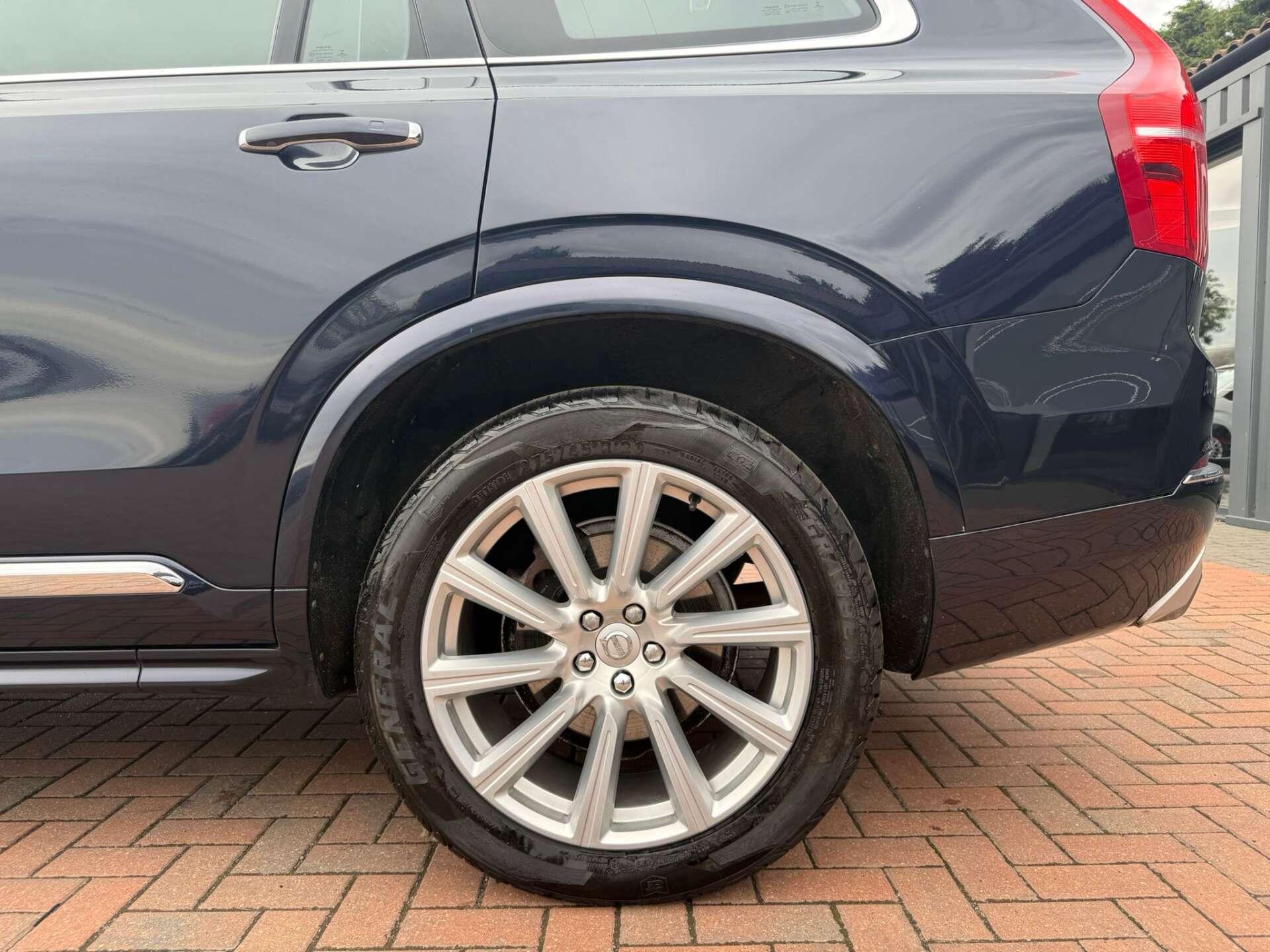 Volvo XC90 view 15