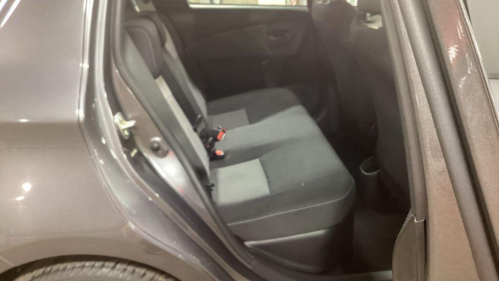 Toyota Yaris view 16
