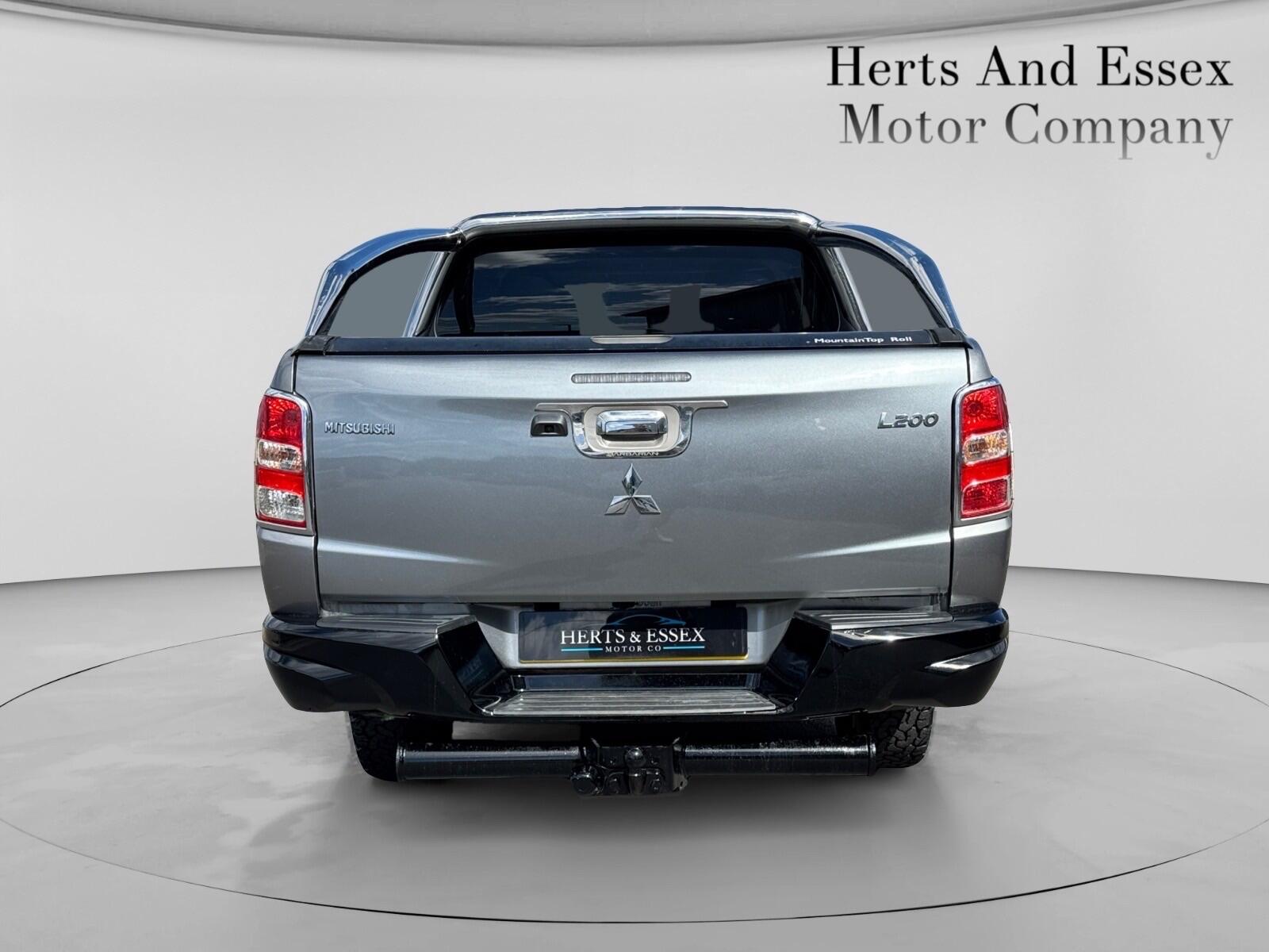 Mitsubishi L200 view 6