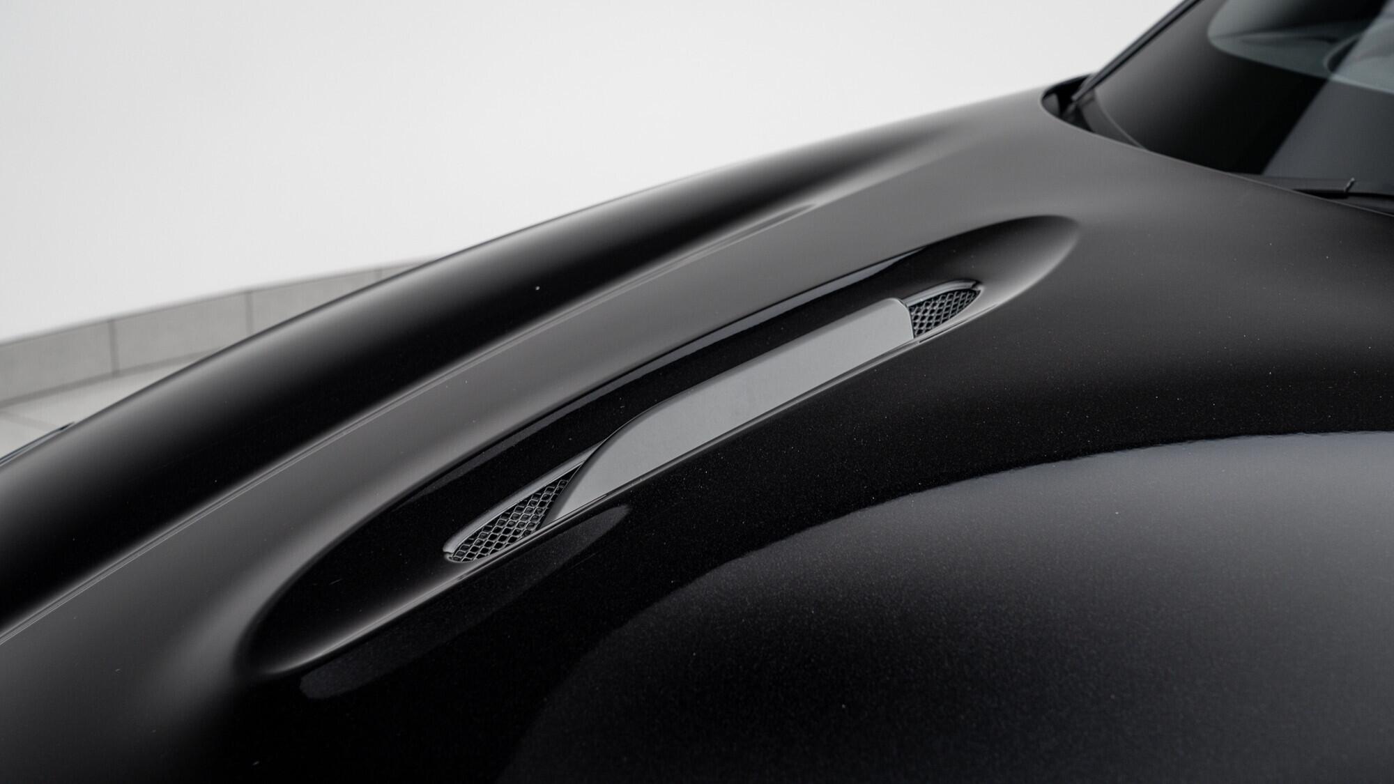 Aston Martin DBX view 15