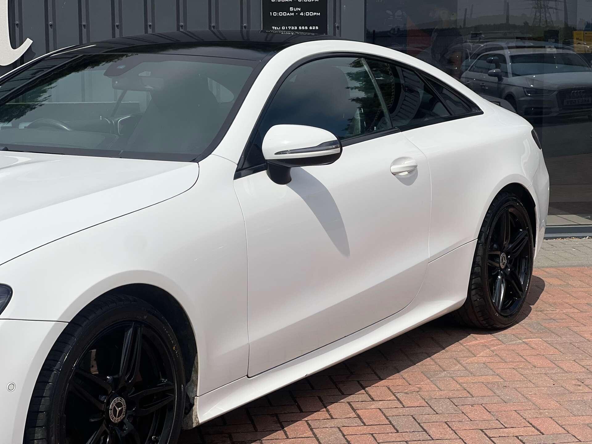 Mercedes-Benz E-Class view 3