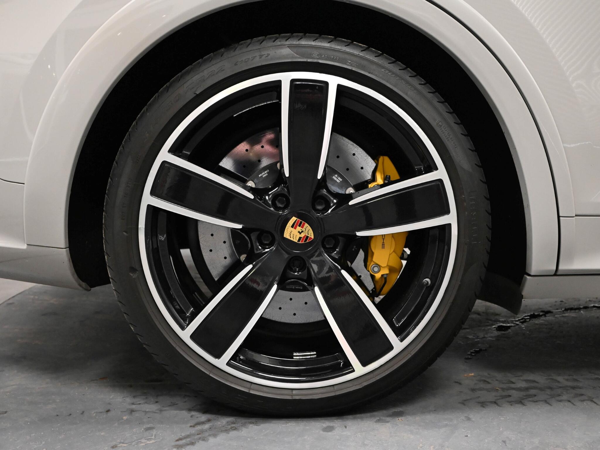 Porsche Cayenne view 81
