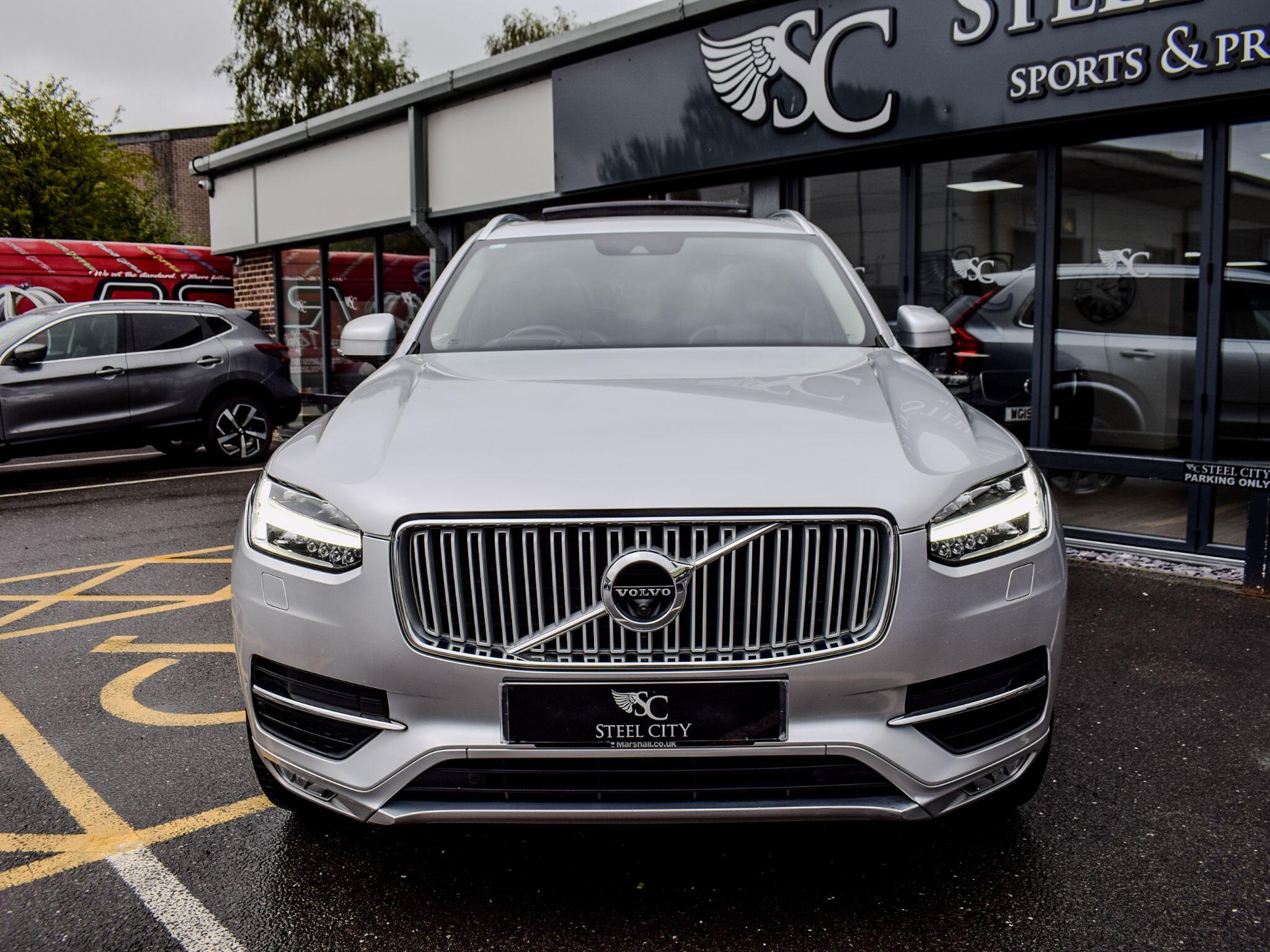 Volvo XC90 view 2