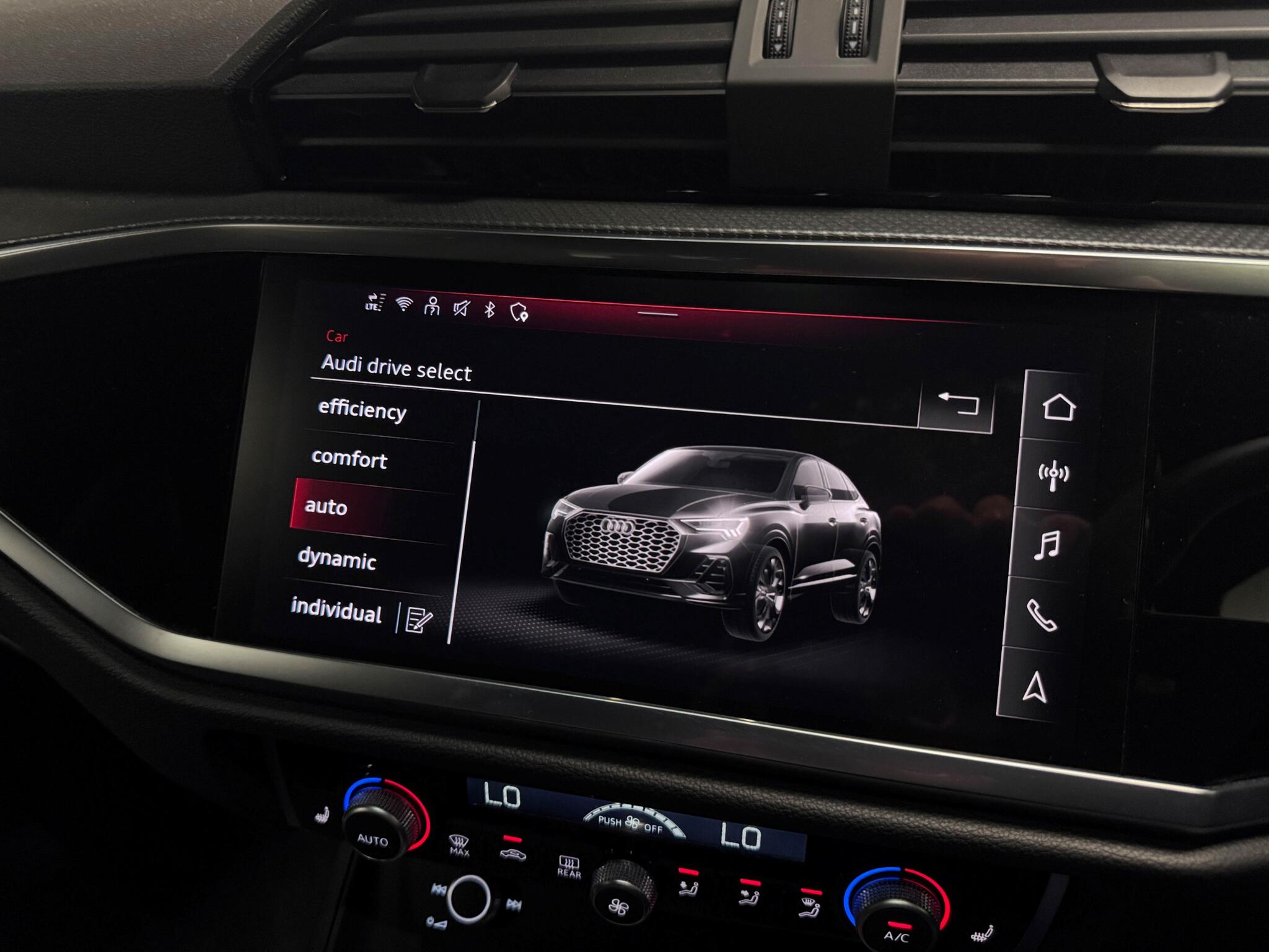 Audi Q3 view 50
