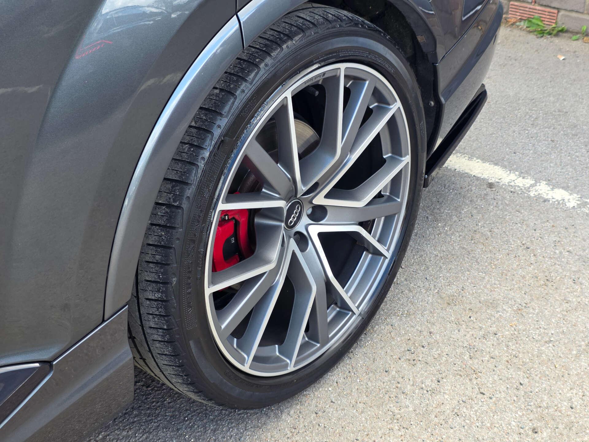 Audi SQ7 view 47