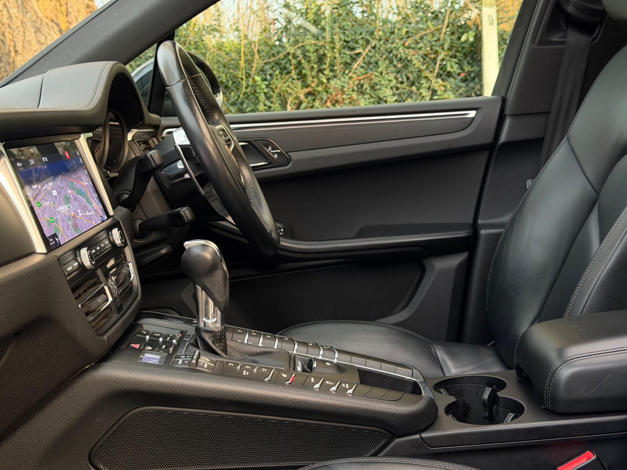 Porsche Macan view 47