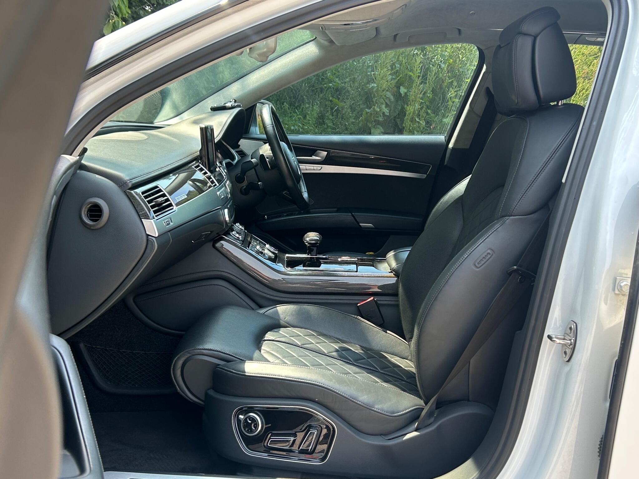 Audi S8 view 23