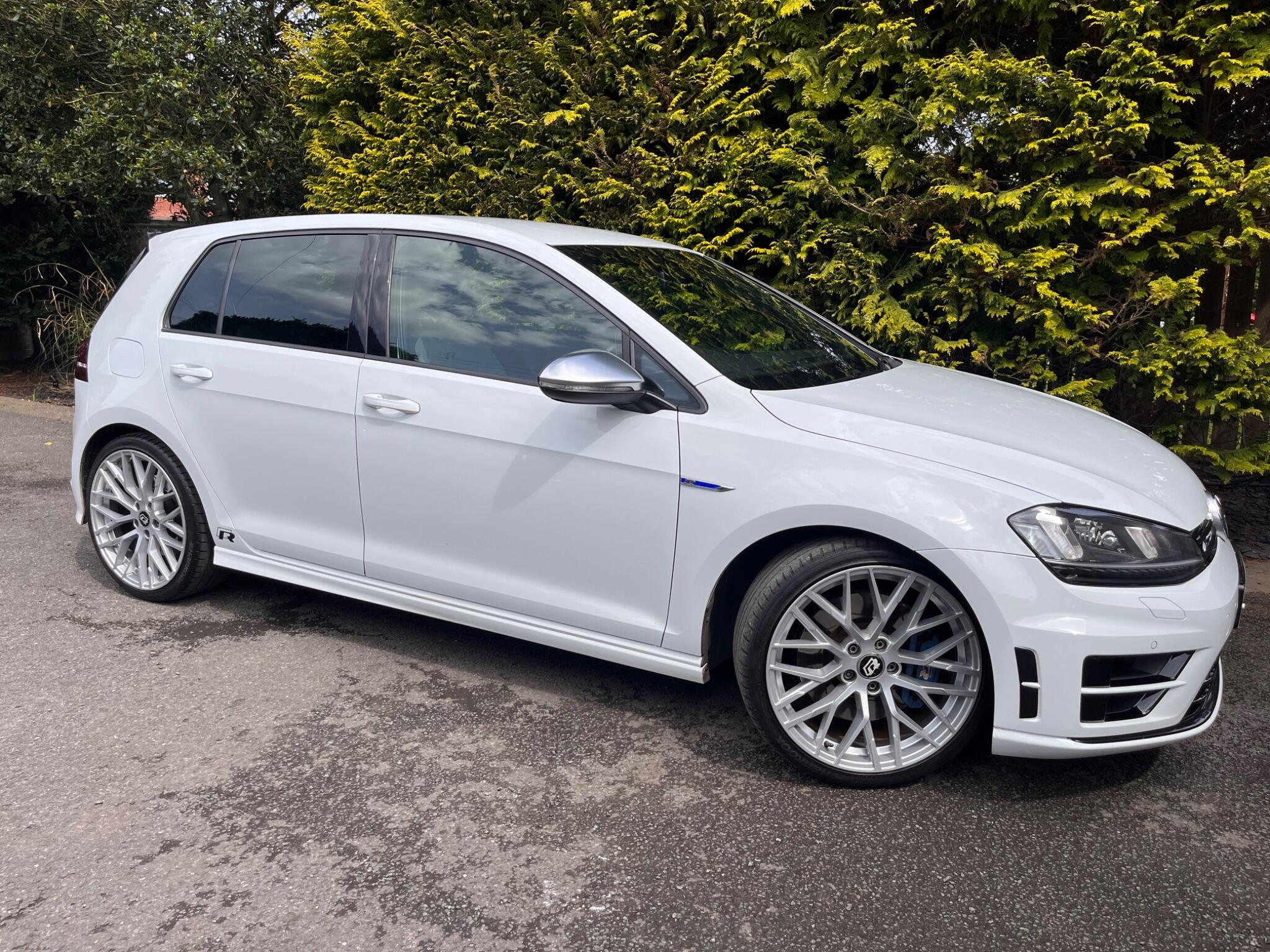 Volkswagen Golf view 19