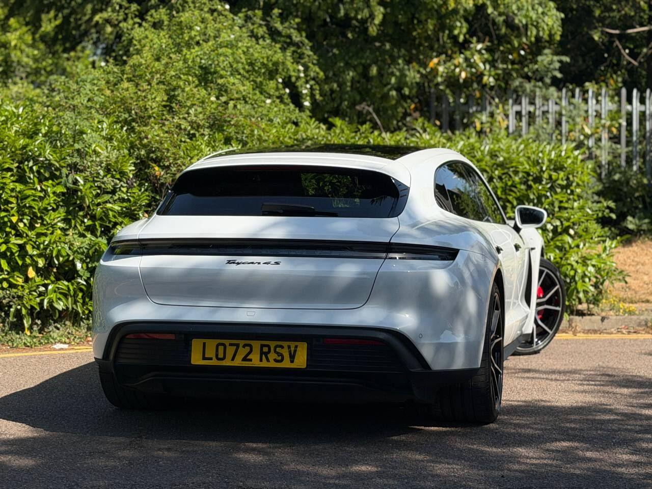 Porsche Taycan view 81