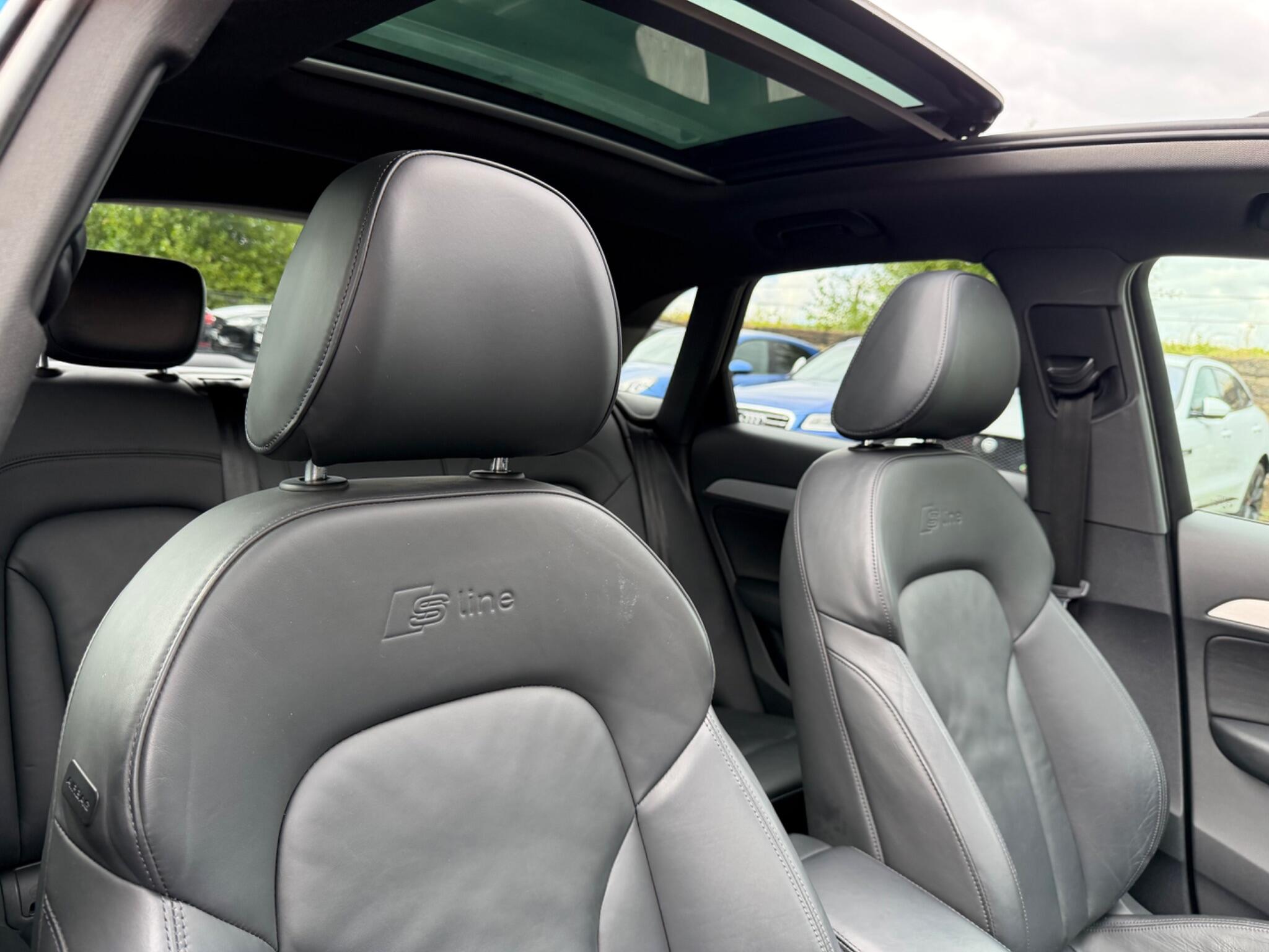 Audi Q3 view 20
