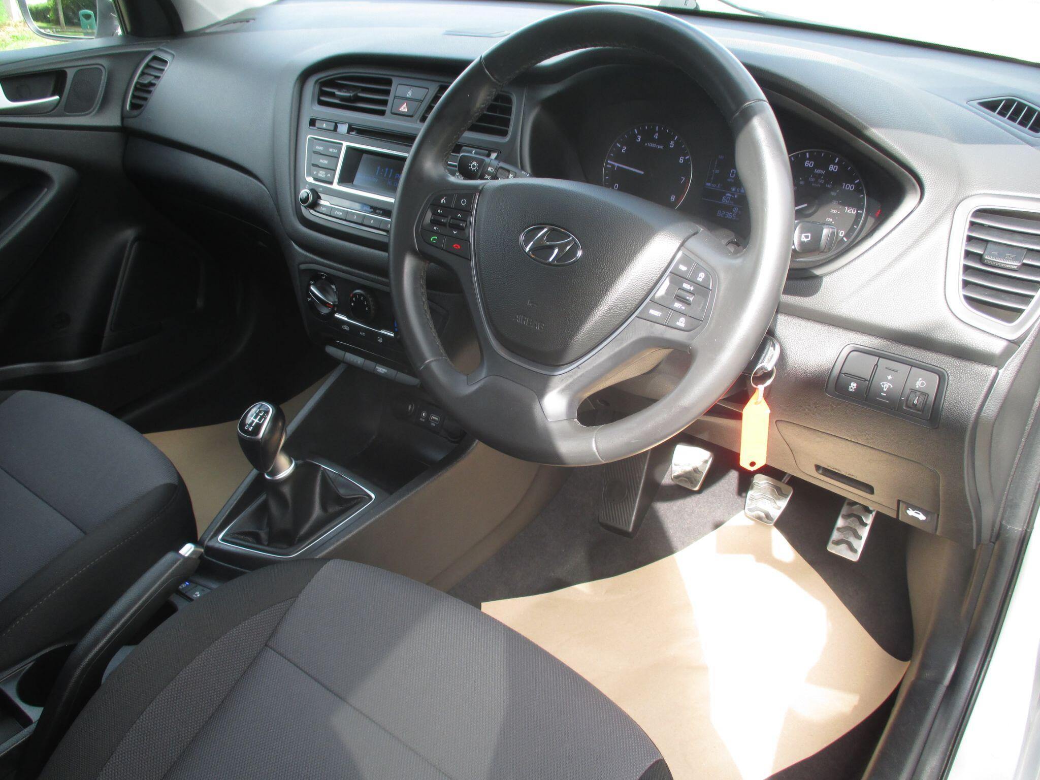 Hyundai I20 view 23