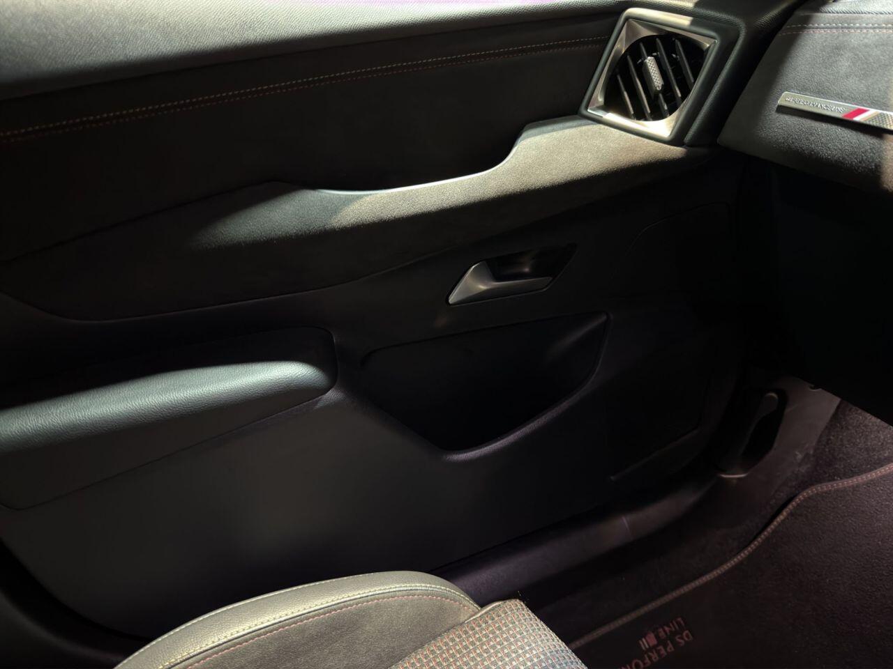 DS Automobiles DS 3 Crossback view 12