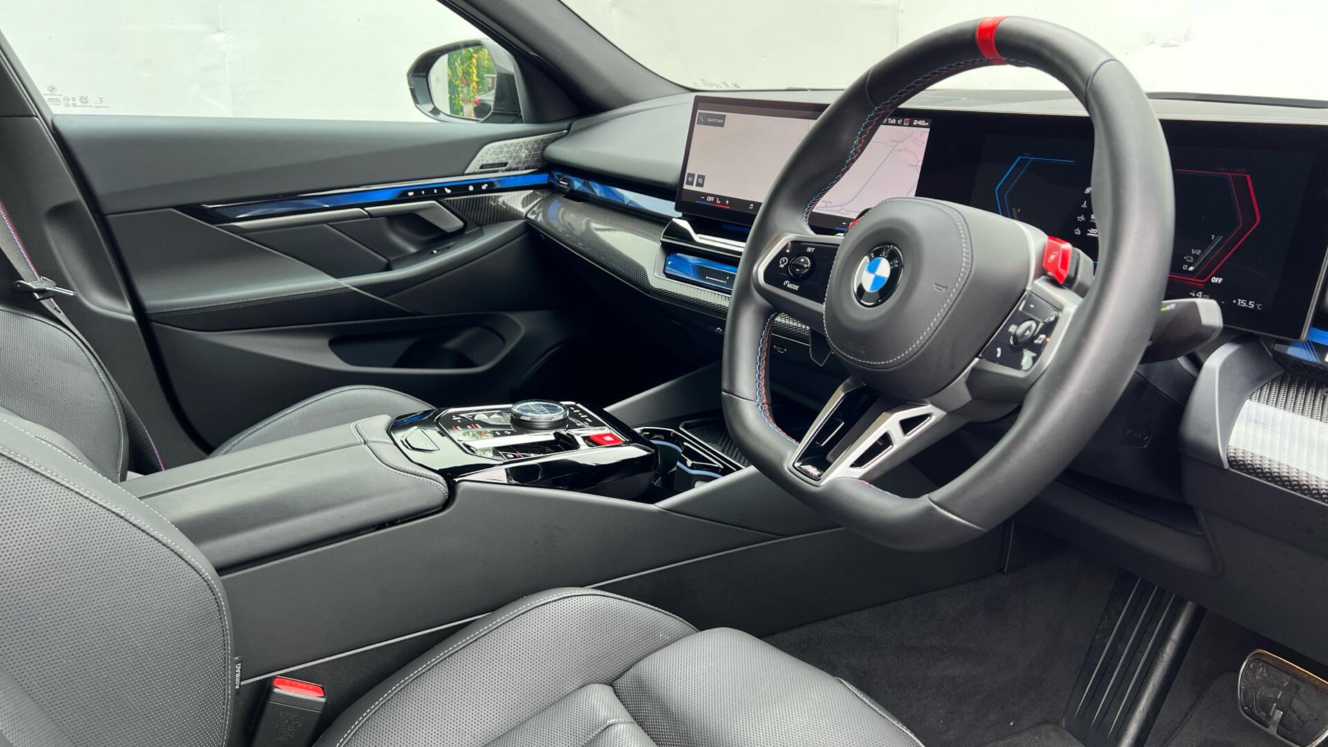 BMW M5 view 6
