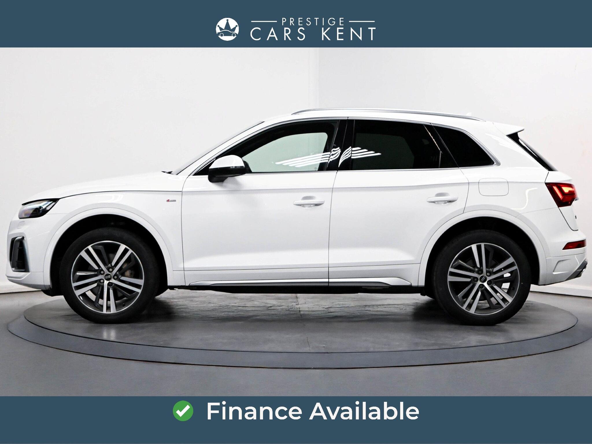 Audi Q5 view 4