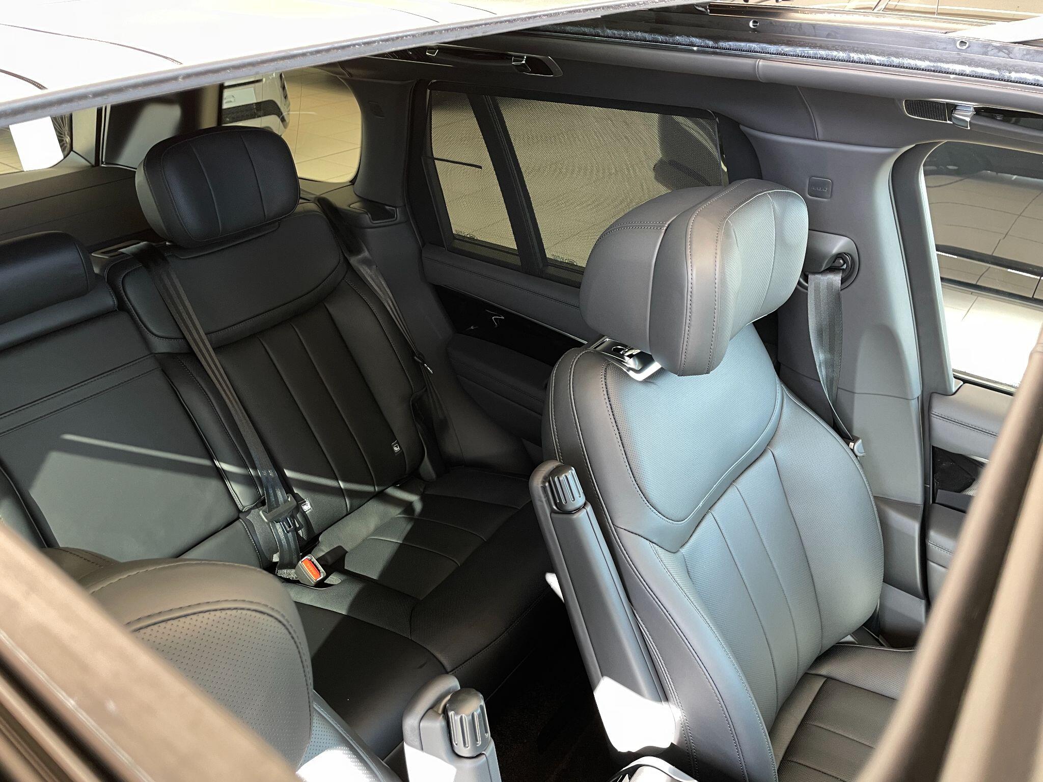 Land Rover Range Rover view 14