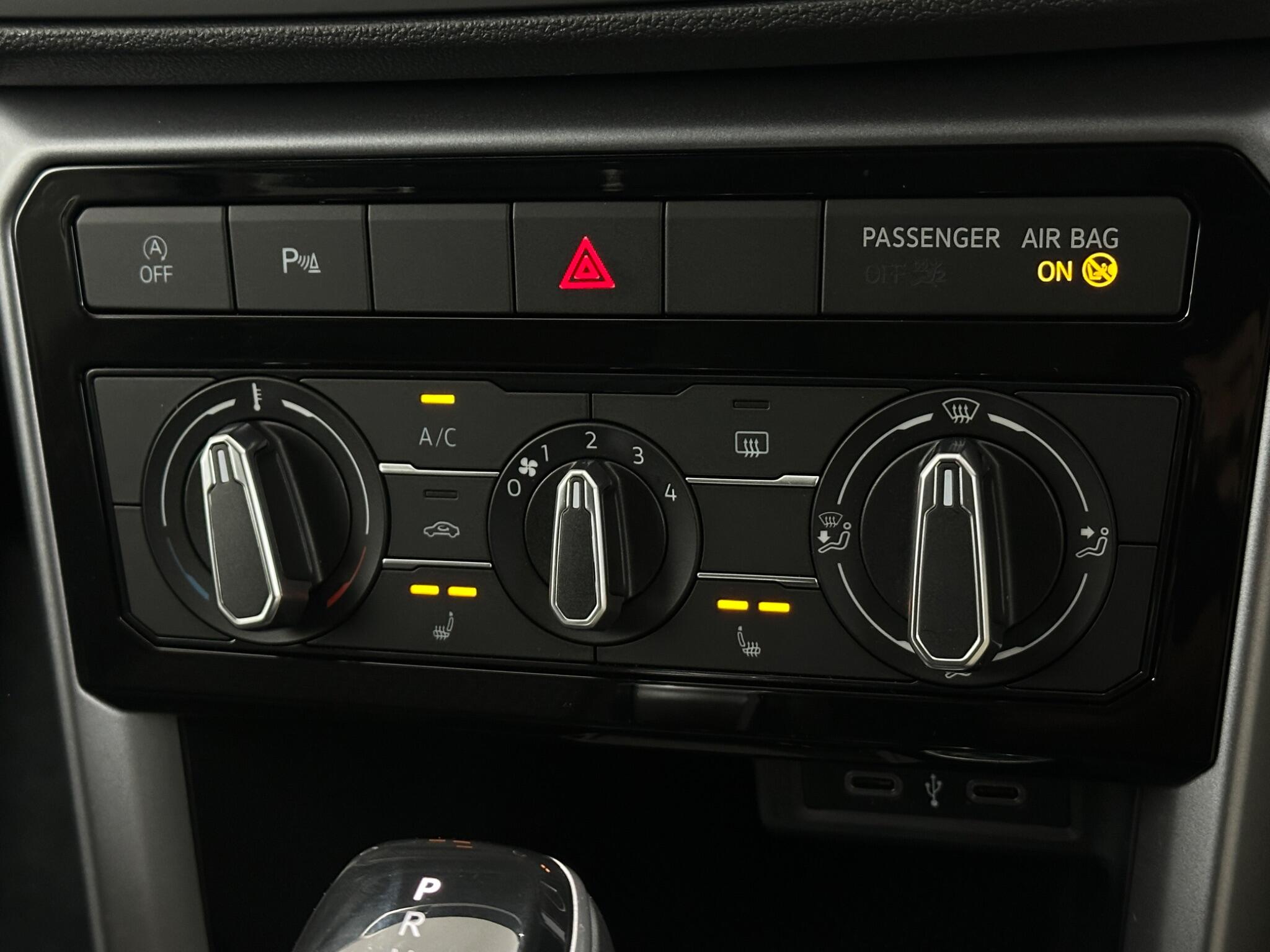 Volkswagen T-Cross view 21