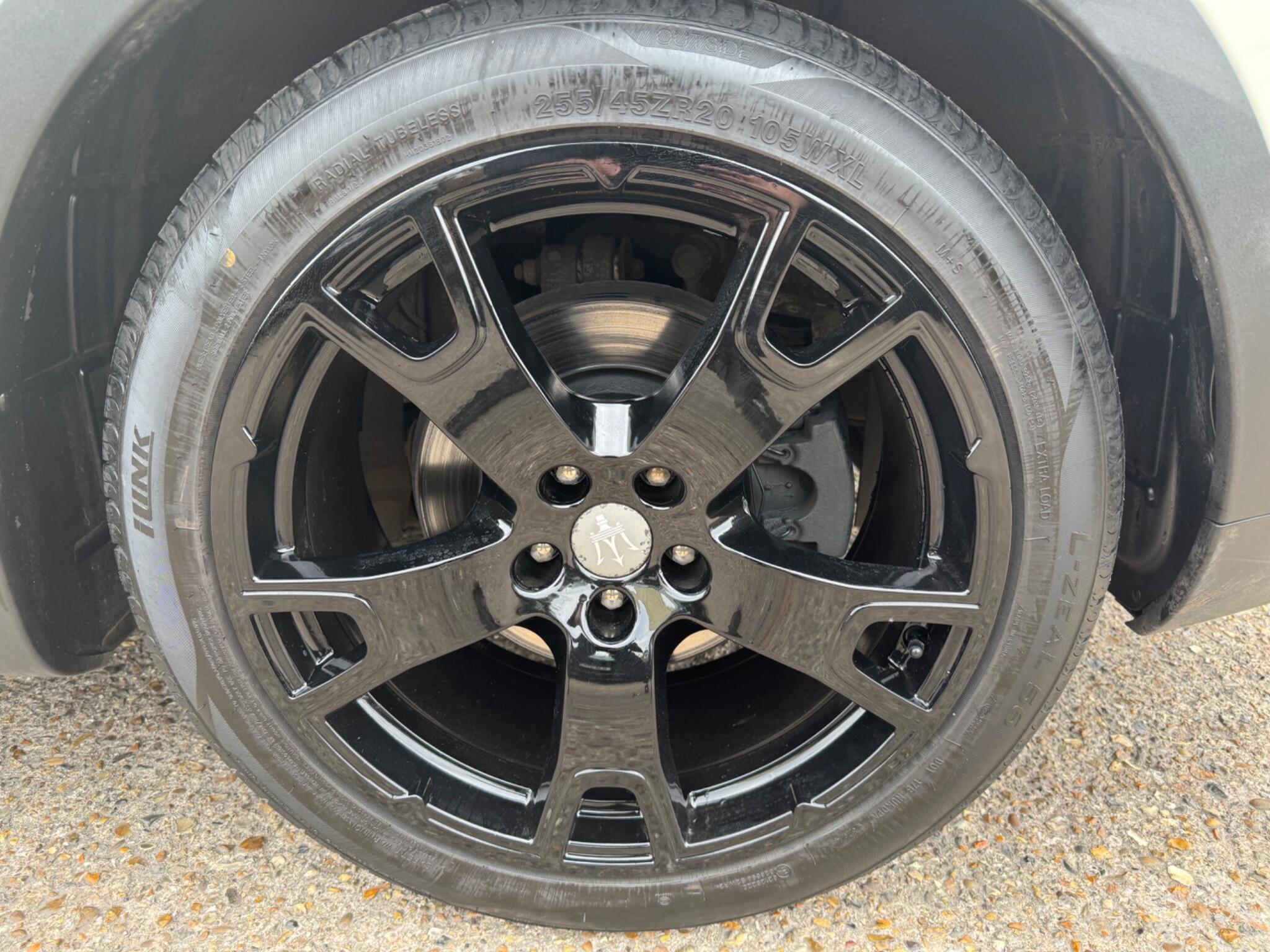 Maserati Levante view 48