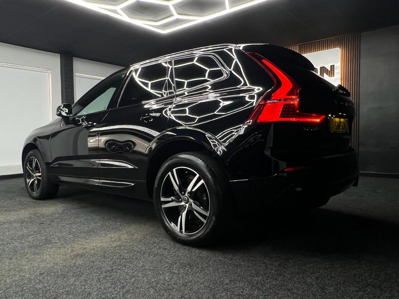 Volvo XC60 view 5