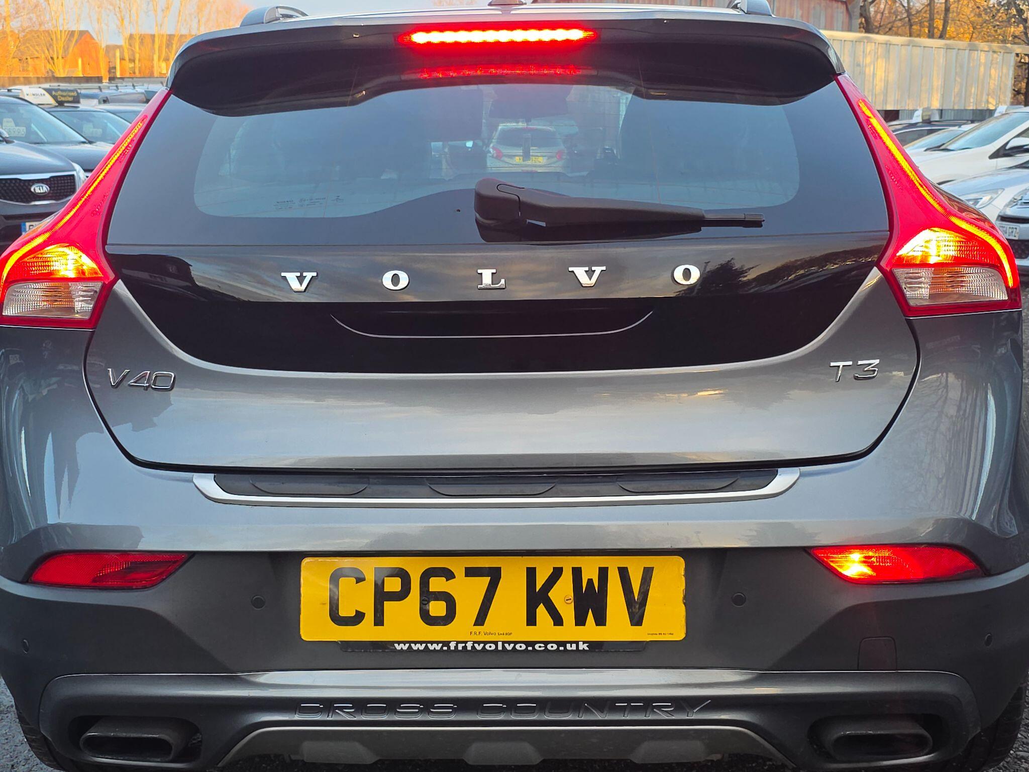 2017 Volvo V40 Cross Country 2.0 T3 Pro Euro 6 (s/s) 5dr • 44,733 miles image 13