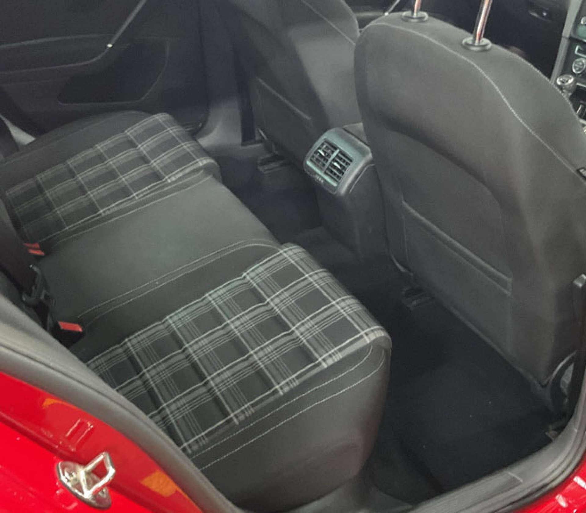 Volkswagen Golf view 5