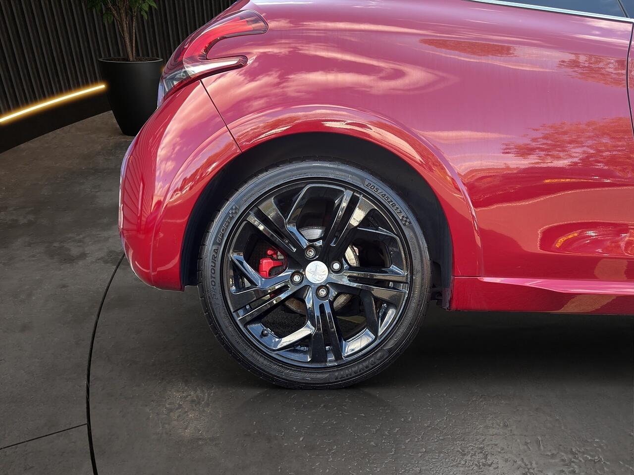 Peugeot 208 view 16