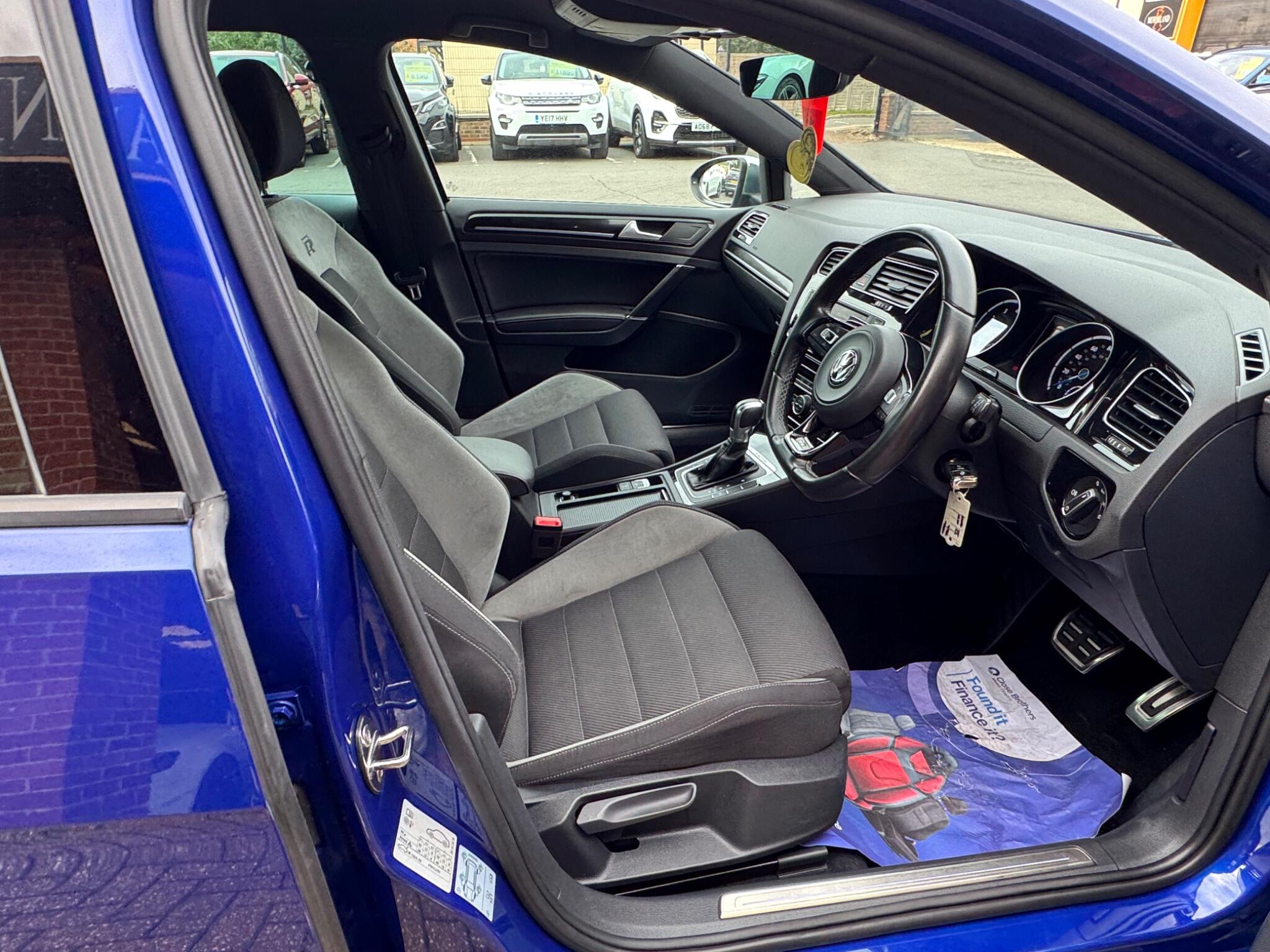 Volkswagen Golf view 12
