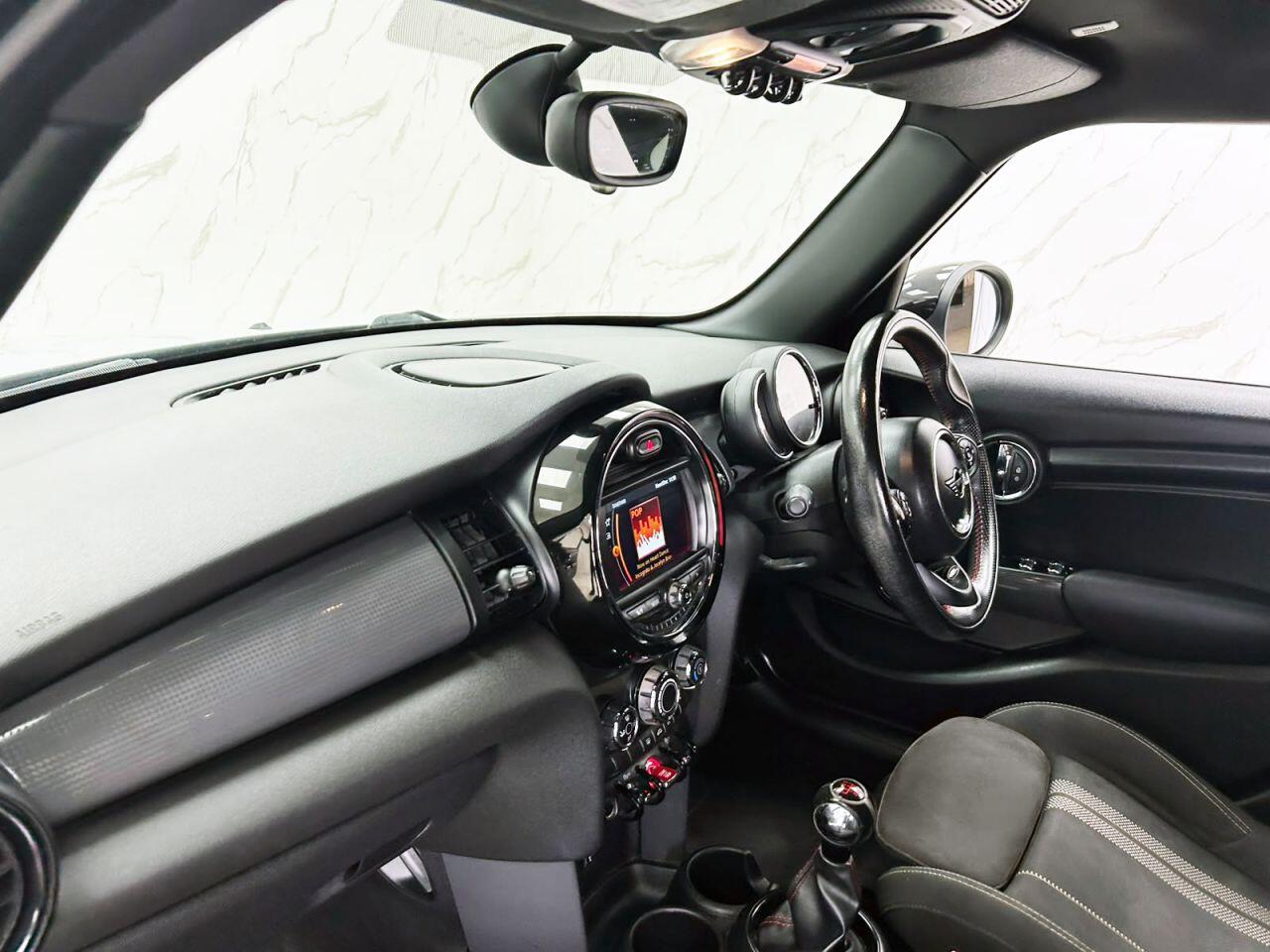 Mini Hatch view 15