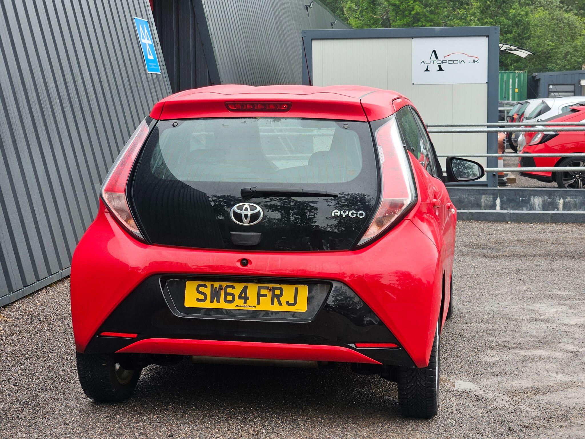 2015 Toyota AYGO image 11