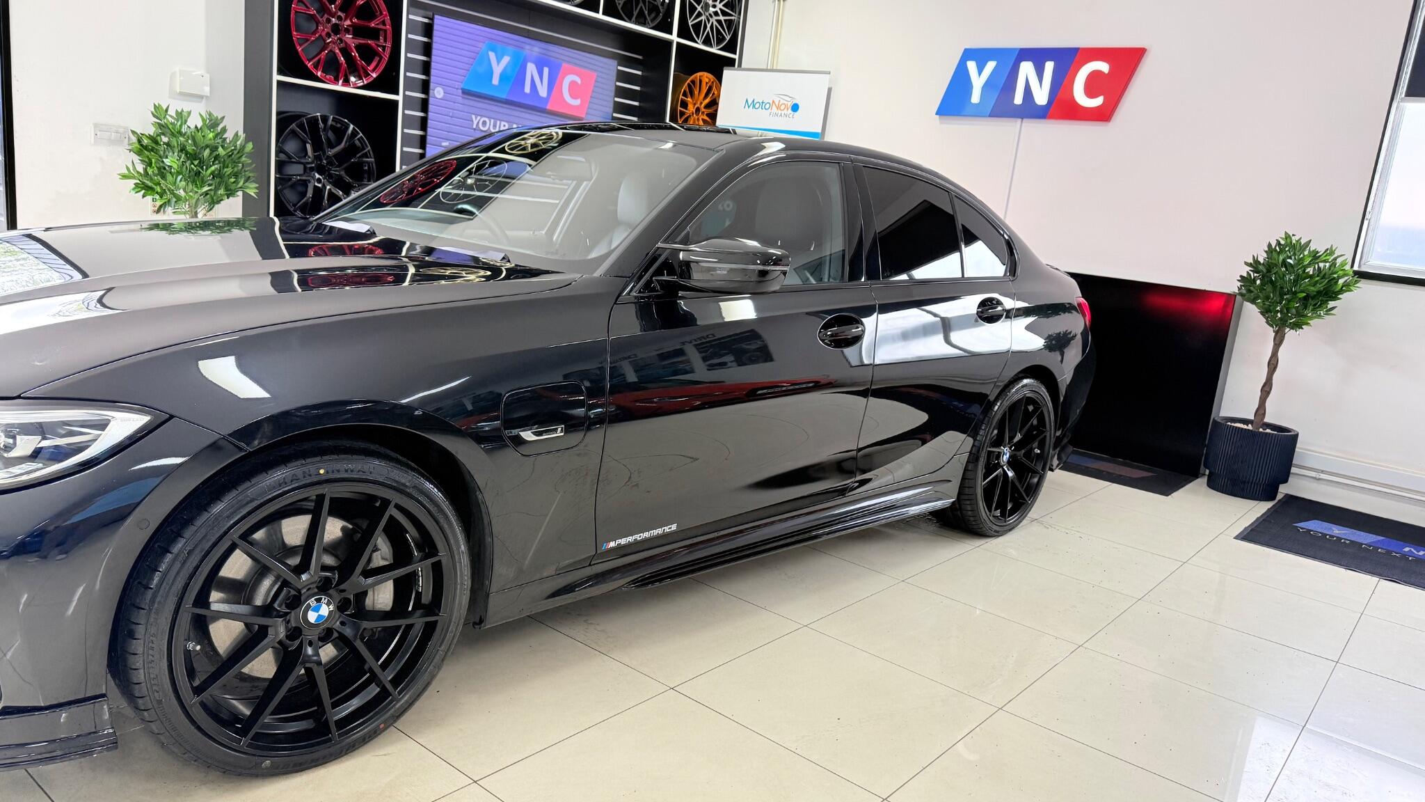 BMW 3 Series view 23