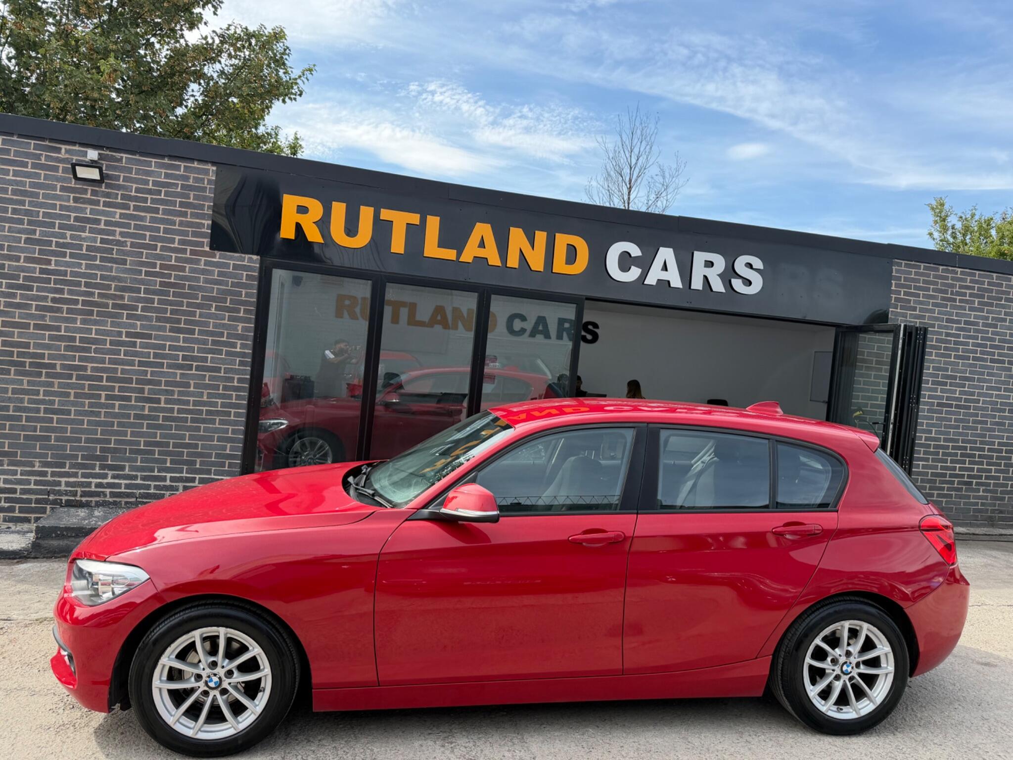 BMW 1 Series view 9