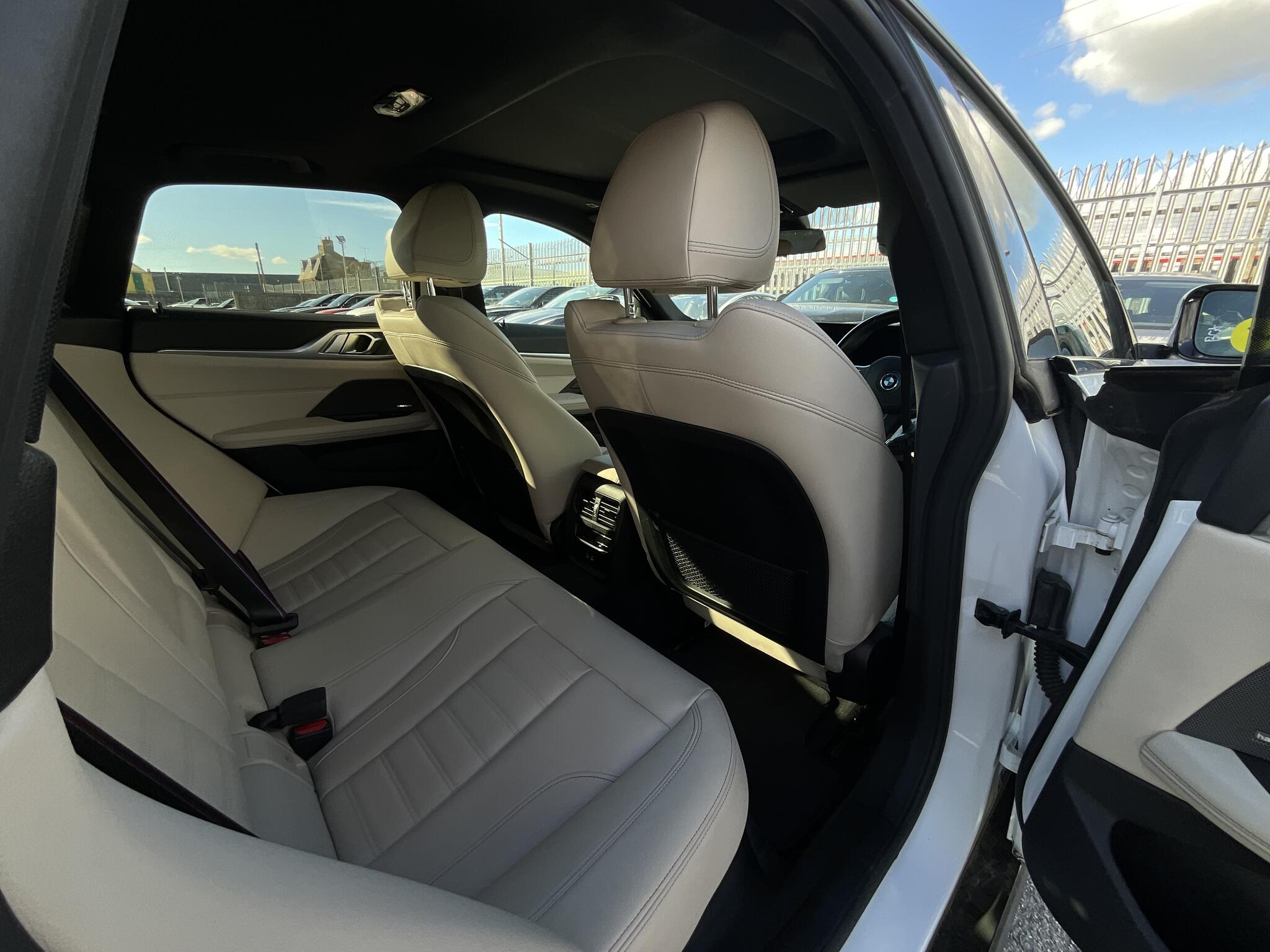 BMW I4 view 10