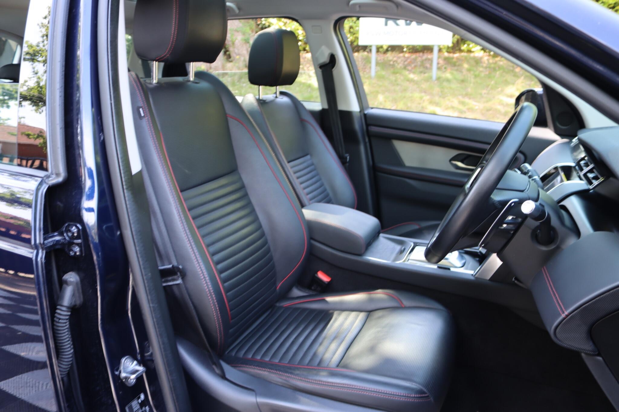 Land Rover Discovery Sport view 6