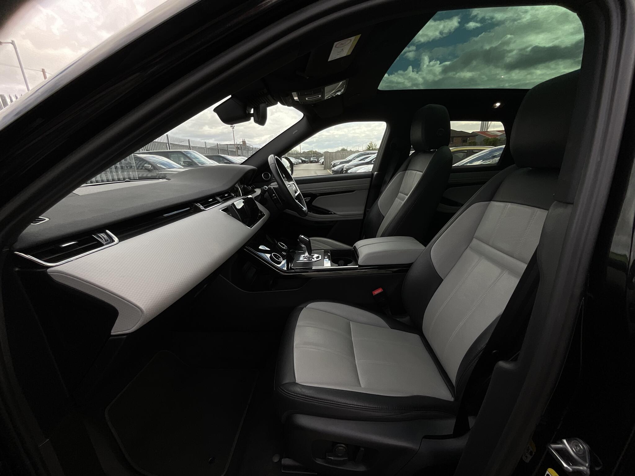 Land Rover Range Rover Evoque view 18