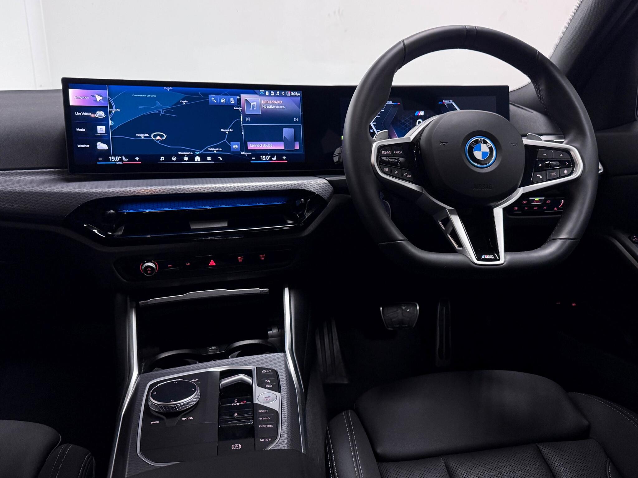 BMW 3 Series view 14