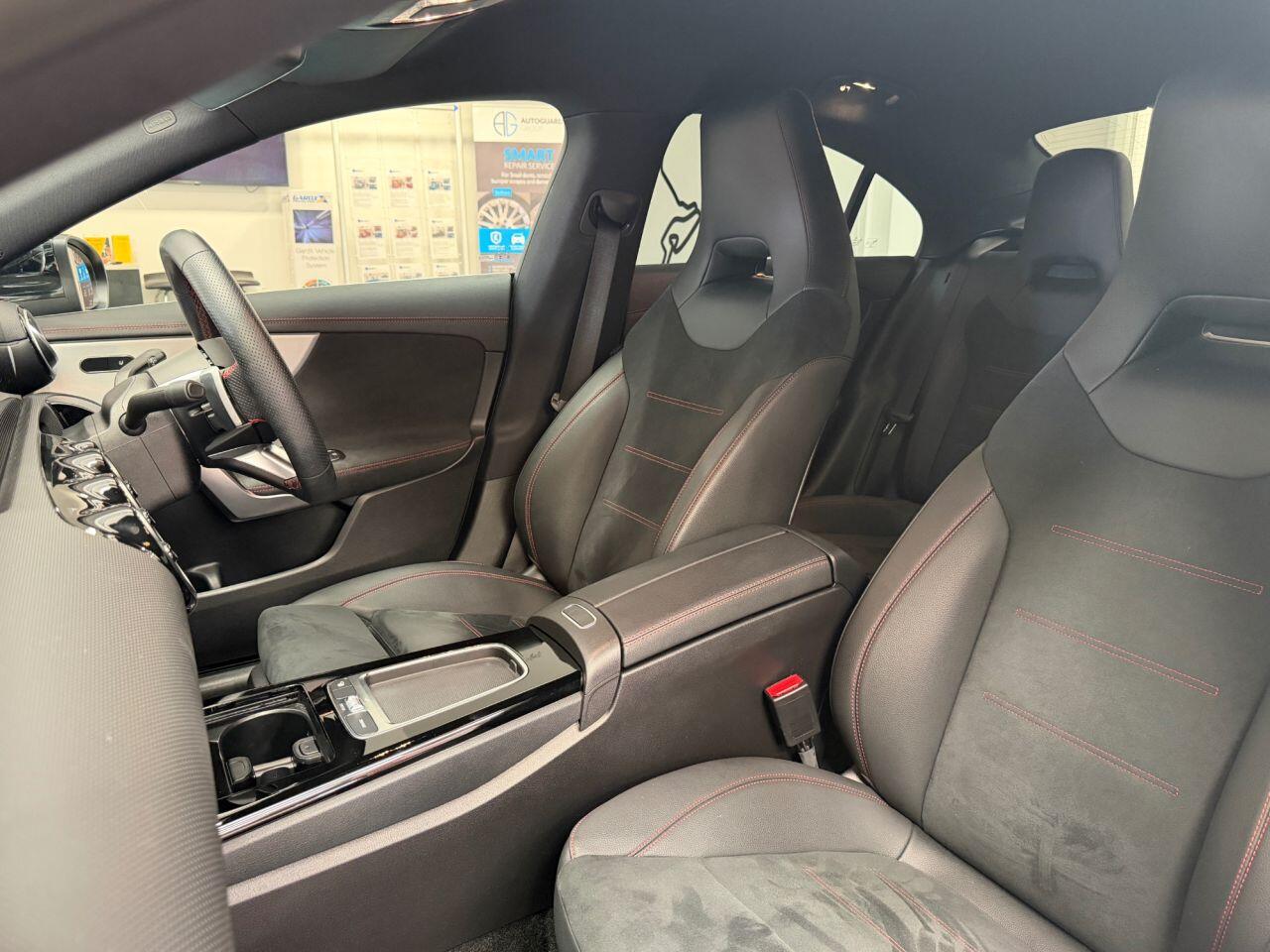 Mercedes-Benz Cla view 11