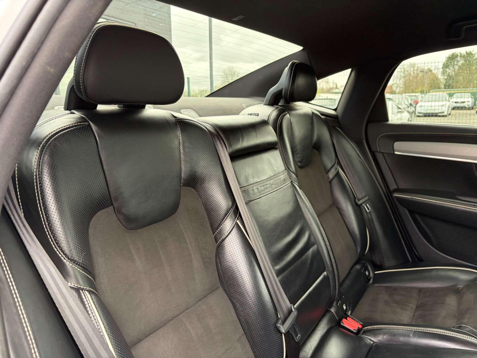 Volvo S90 view 32