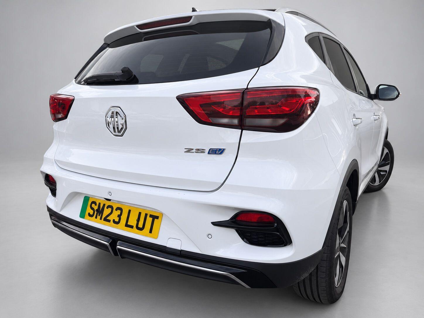 MG ZS view 11