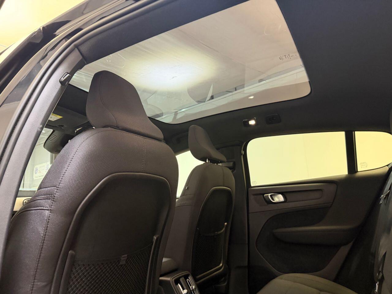 Volvo C40 view 25