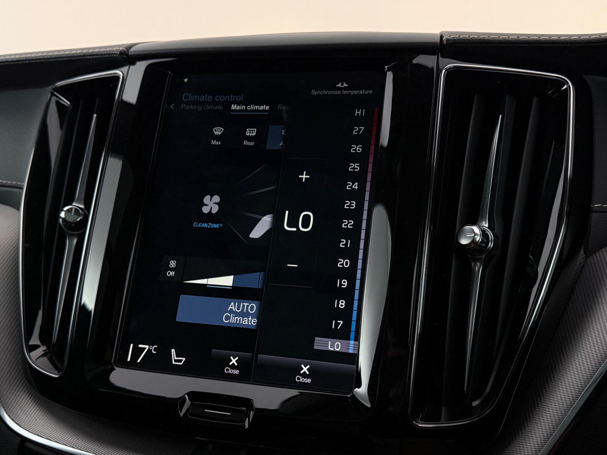 Volvo XC60 view 33