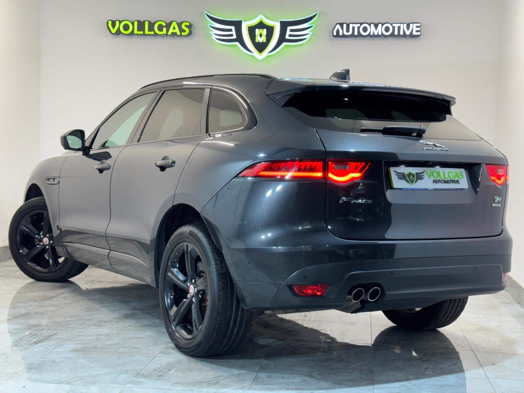 Jaguar F-Pace view 9